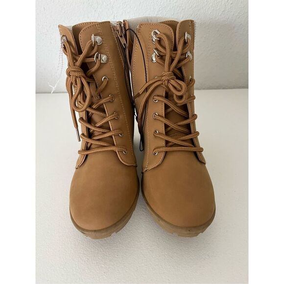 Sugar Woman Tan Block Heels Boots, Size 8.5 - Picture 3 of 9